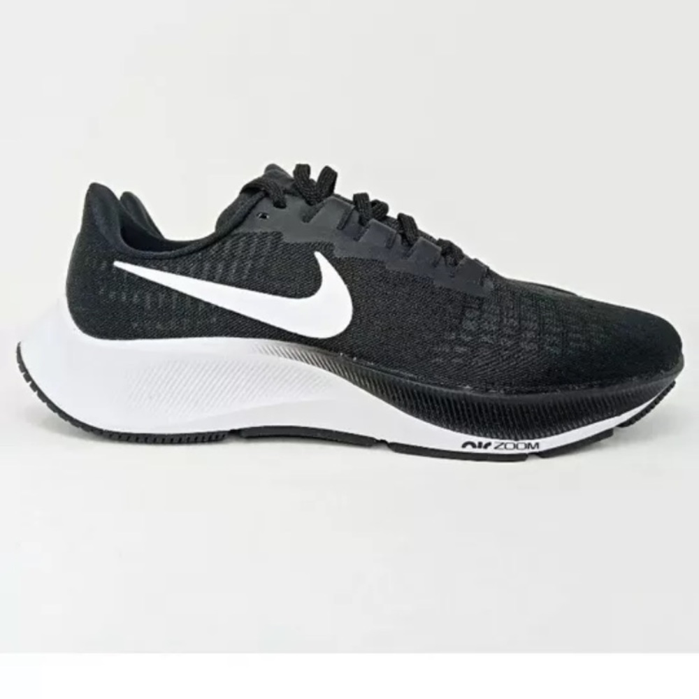 Nike  Air Zoom Pegasus 37 Women’s Black & White Running Shoes SZ 8